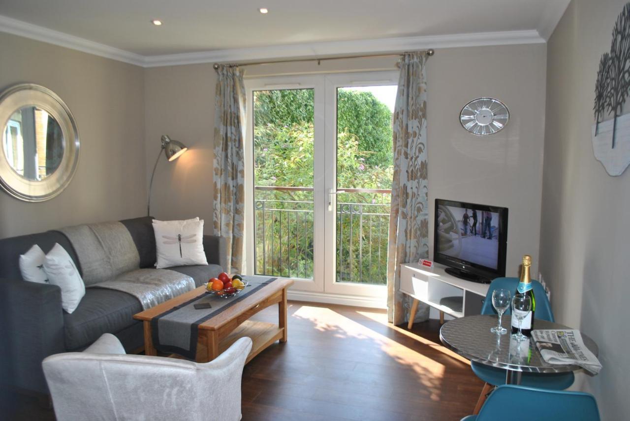 Lord Raglan House Apartments 2Br With Parking Windsor Exteriér fotografie